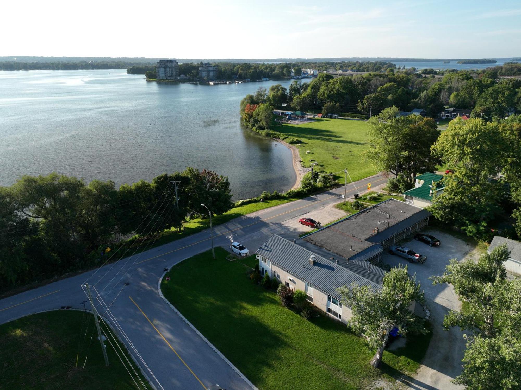 Lakeside Inn โอริลเลีย ภายนอก รูปภาพ